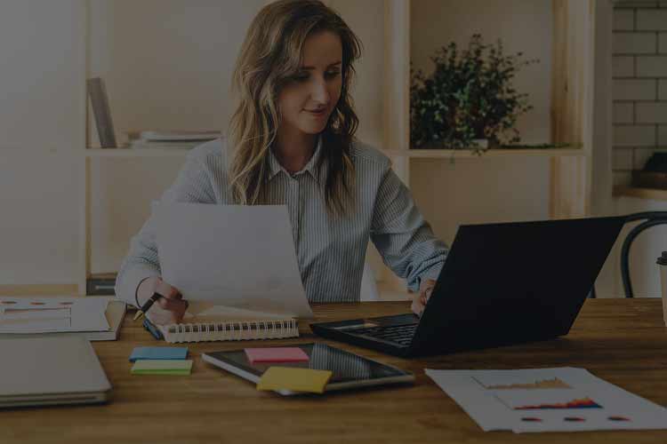 How to earn while you study abroad