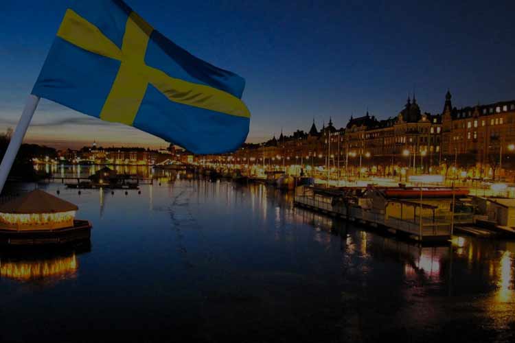 How do you earn a master's degree in Sweden