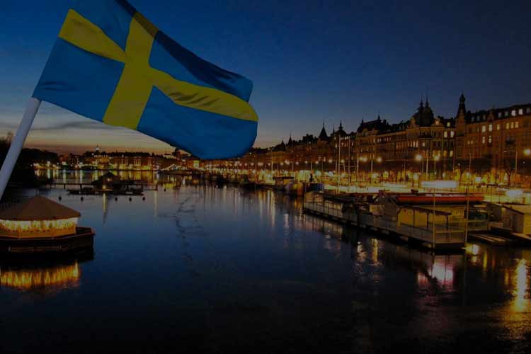 How do you earn a master's degree in Sweden